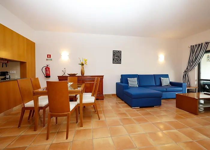 B39 - Marina Hill Apartment