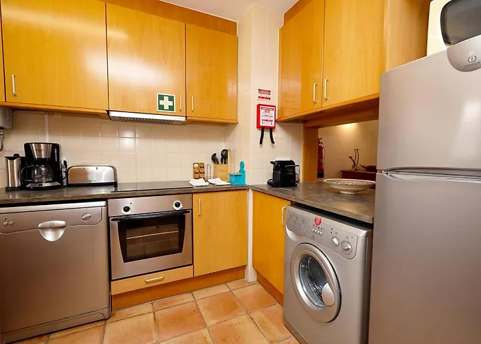 B39 - Marina Hill Apartment