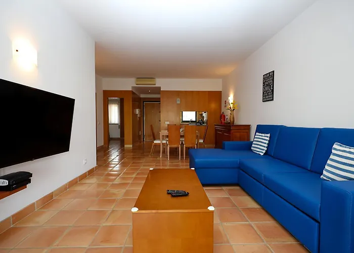 B39 - Marina Hill Apartment